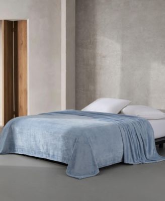 Calvin Klein - Core Plush Solid Blanket, King Chambray Blue