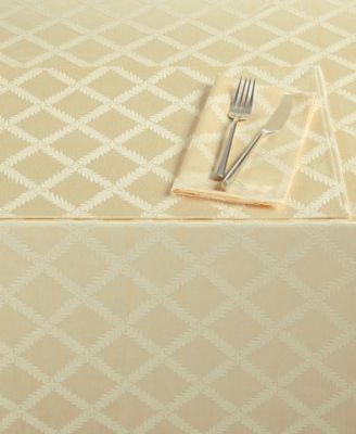 Lenox - Laurel Leaf 70" x 86" Oval Tablecloth Ivory